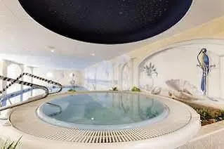 Crown Club Marbella