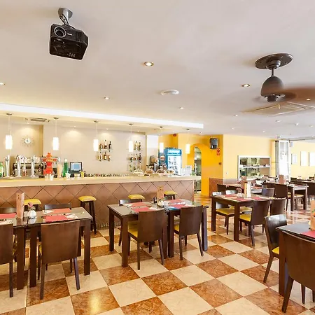 Crown Club Marbella *