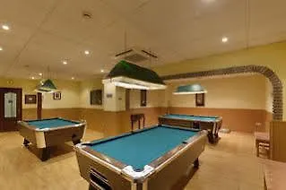 Crown Club Marbella * לה קאלה דה מיחאס